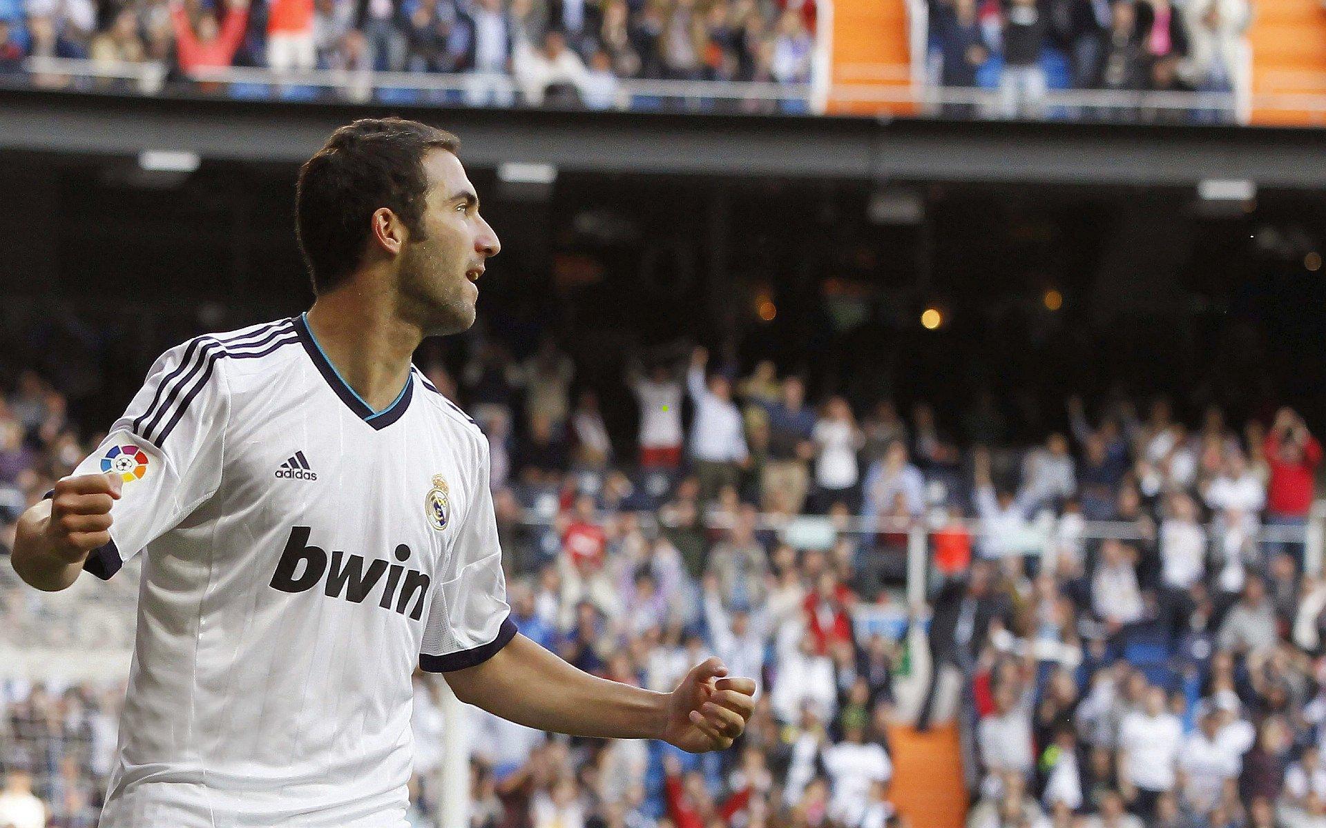 上海海港新赛季阵容揭晓,张琳芃传承5号战袍,恩迪亚耶肩负核心10号