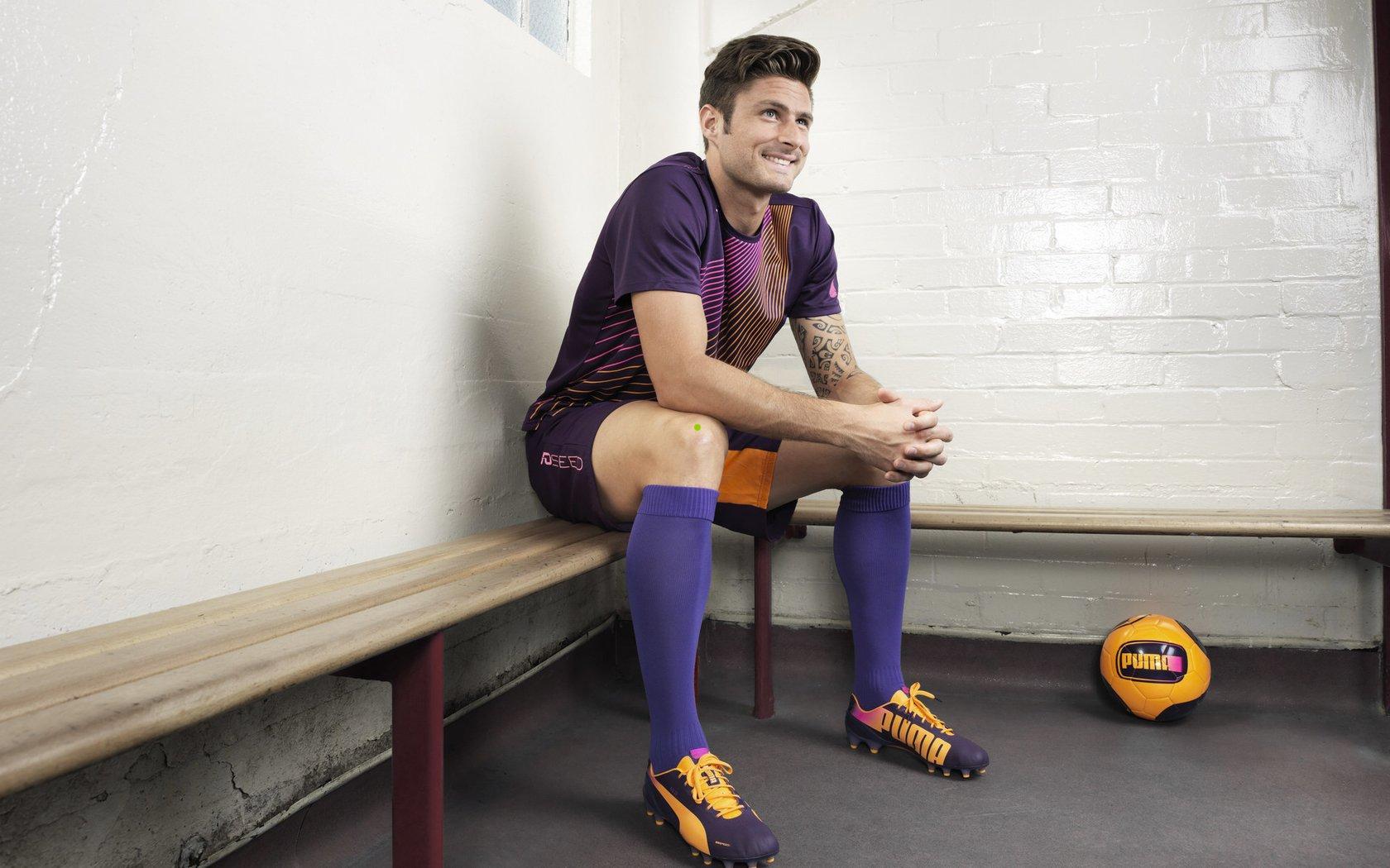 从禁区之王到现代自由人，当凯恩被与贝肯鲍尔比较